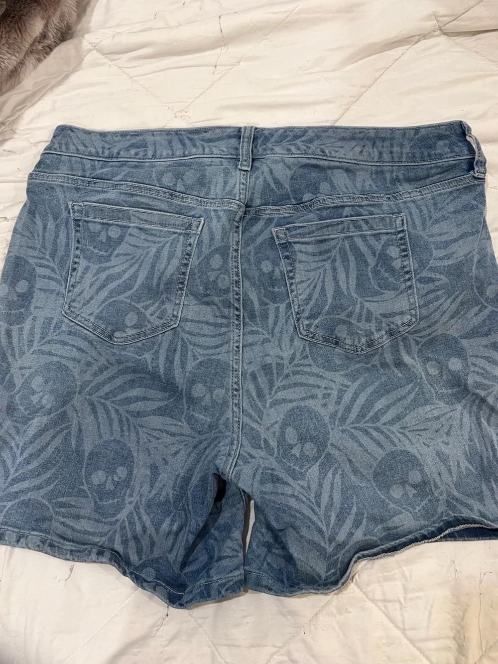 torrid light blue denim skull & leaf jacquard shorts